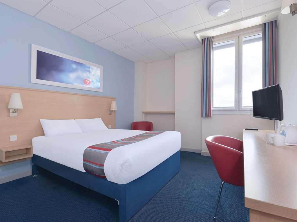 Travelodge Birmingham Саттон-Колдфилд Номер фото