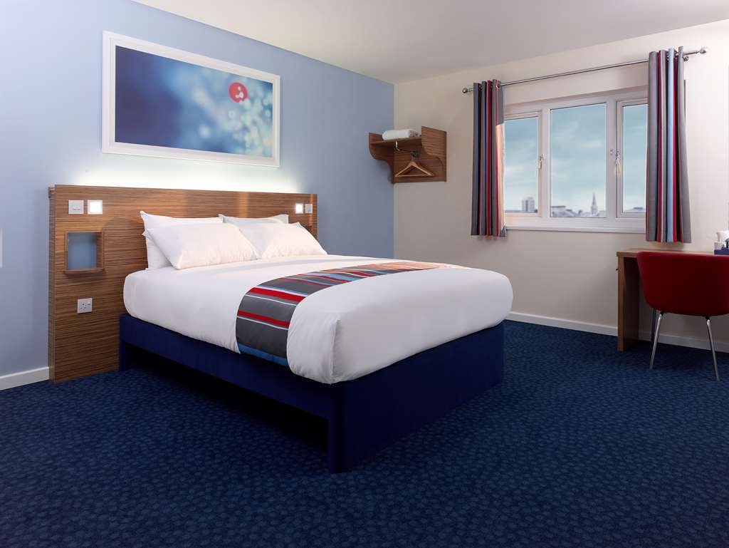 Travelodge Birmingham Саттон-Колдфилд Номер фото