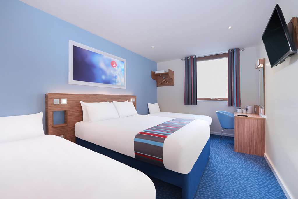 Travelodge Birmingham Саттон-Колдфилд Номер фото